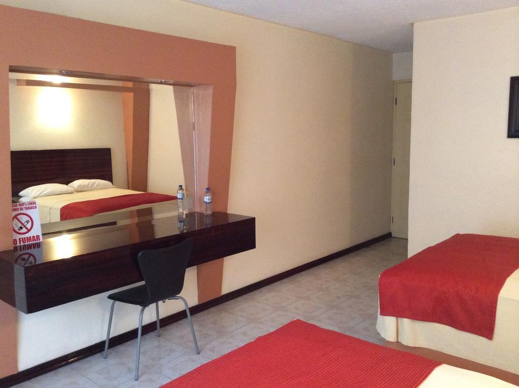 Hotel La Media Luna Inn Huejutla de Reyes الغرفة الصورة